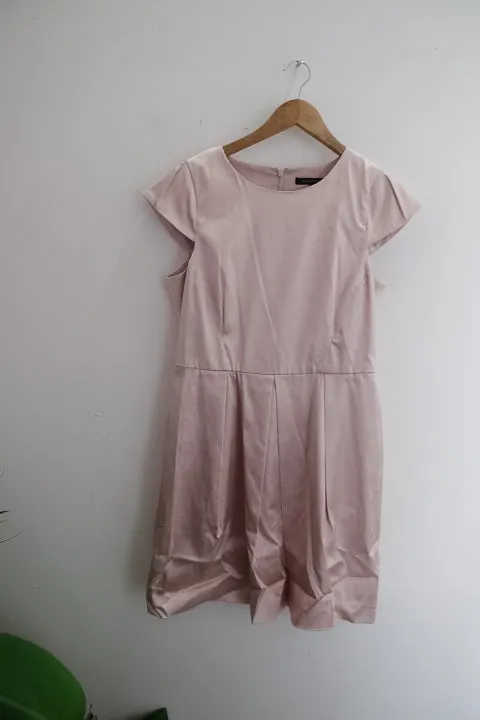 Vintage french connection peach pleat detailed dress size 10