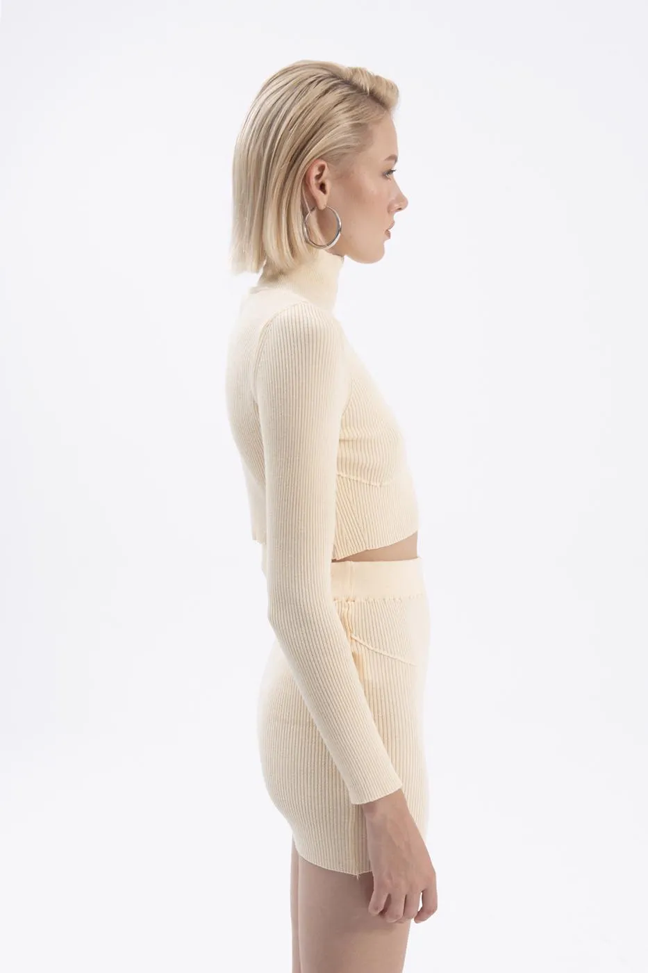 Yellow Stand Collar Crop Knitted Blouse